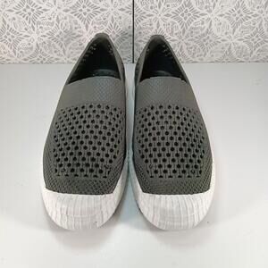 Layer 8 Insider Women’s Sz 10.5 Grey & WT Soft Slip On Casual Water Rubber Shoes